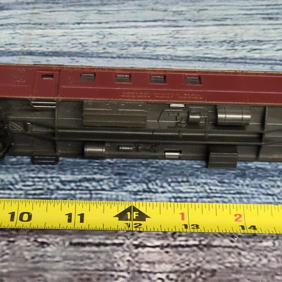 Vintage H.O scale Norfolk and Western US mail postage train car maroon and brown - Picture 15 of 16